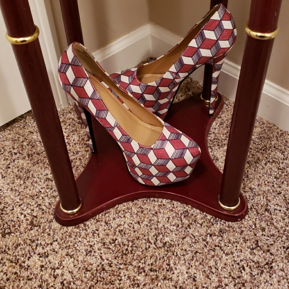 NWOT Platform Checkered Stilletos